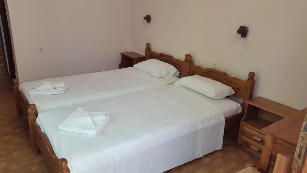 Stelios Rooms 팔라이오코라 외부 사진