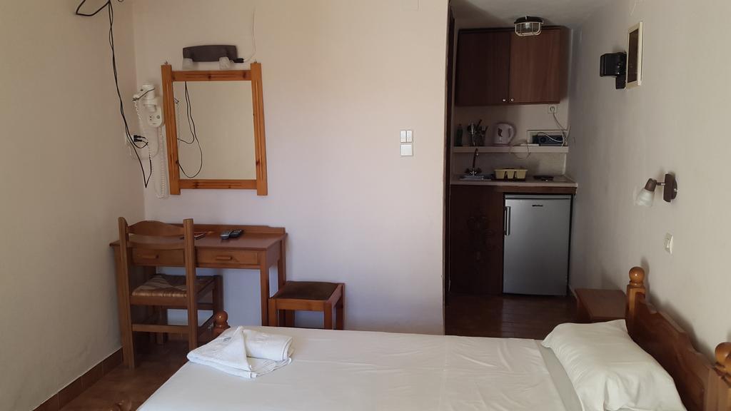 Stelios Rooms 팔라이오코라 외부 사진