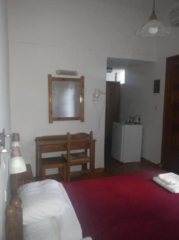 Stelios Rooms 팔라이오코라 외부 사진