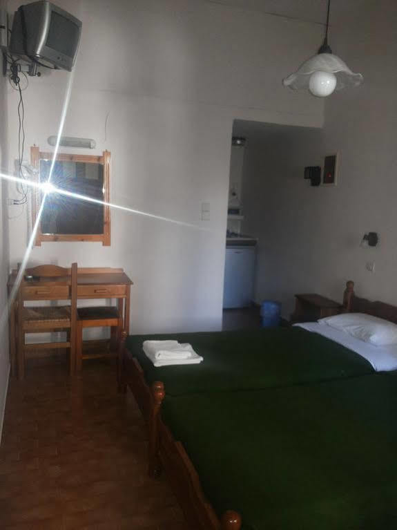 Stelios Rooms 팔라이오코라 외부 사진