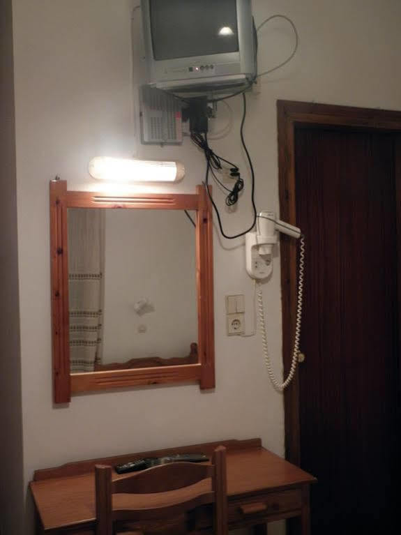Stelios Rooms 팔라이오코라 외부 사진